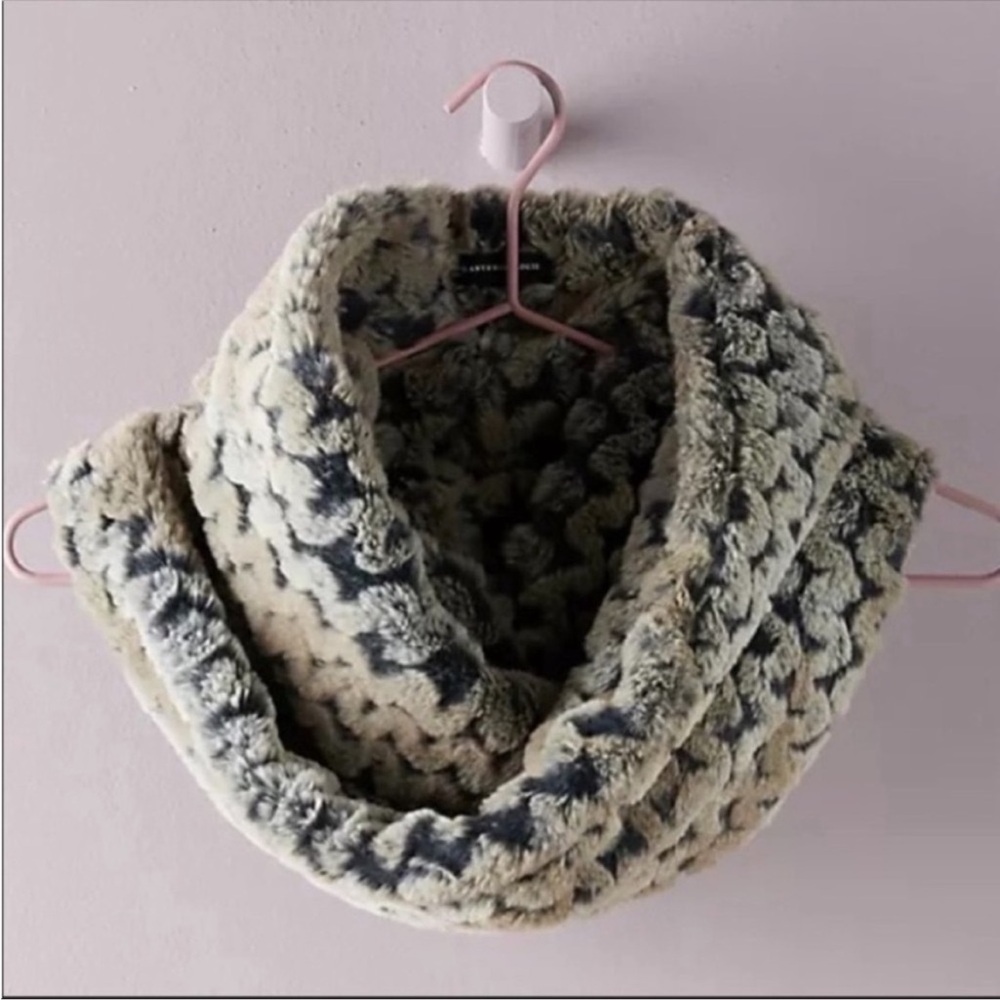 Anthropologie Remy Cream Gray Infinity Cowl Scarf Plush Cozy Warm Winter Neutral